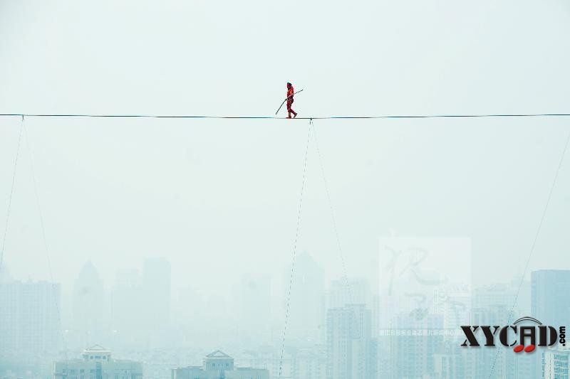 空中走钢丝.jpg